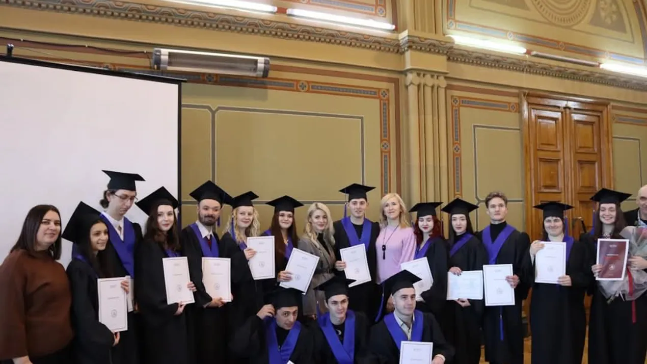 ВІТАЄМО ВИПУСКНИКІВ